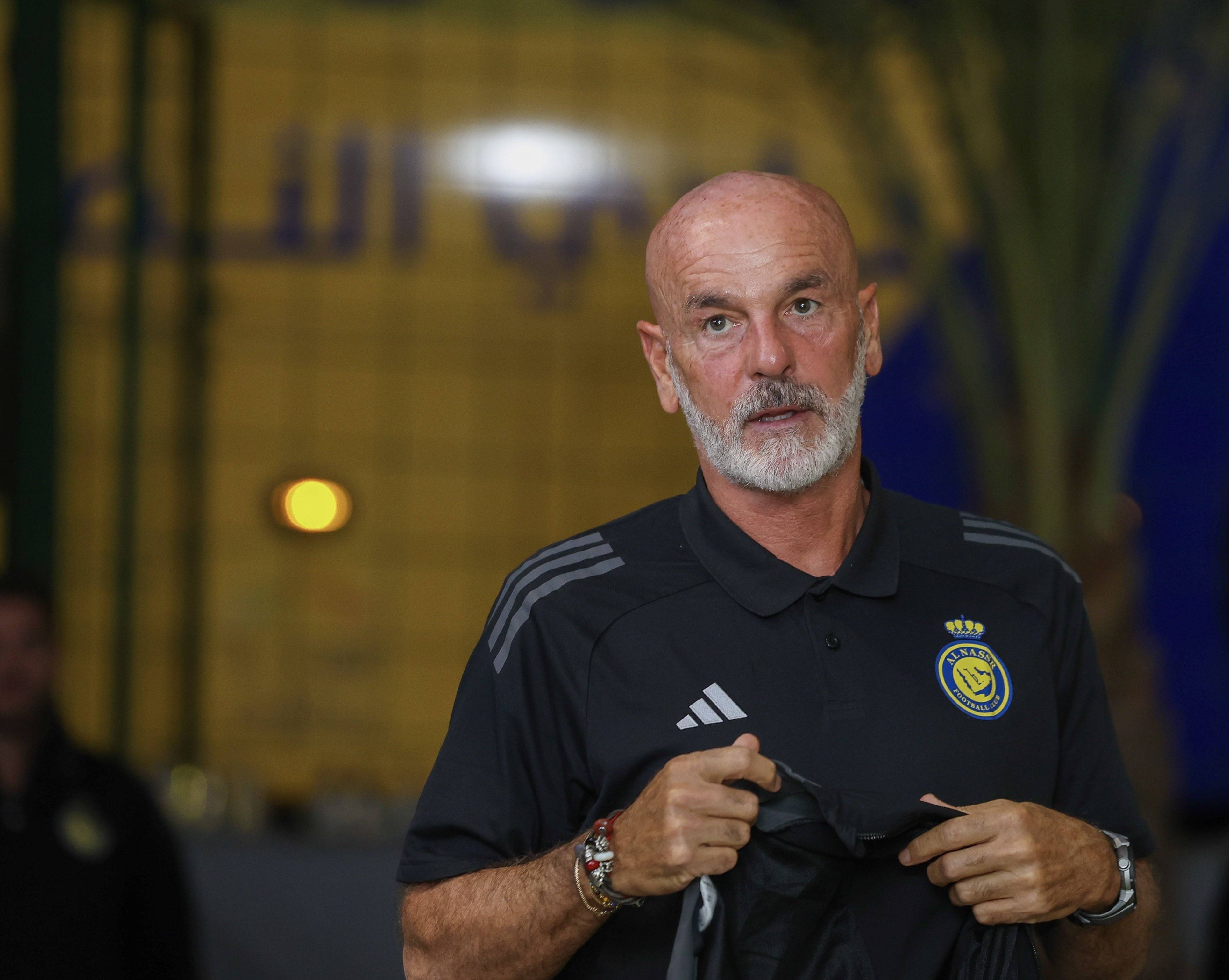 2077艾芙琳是否甩掉中间人